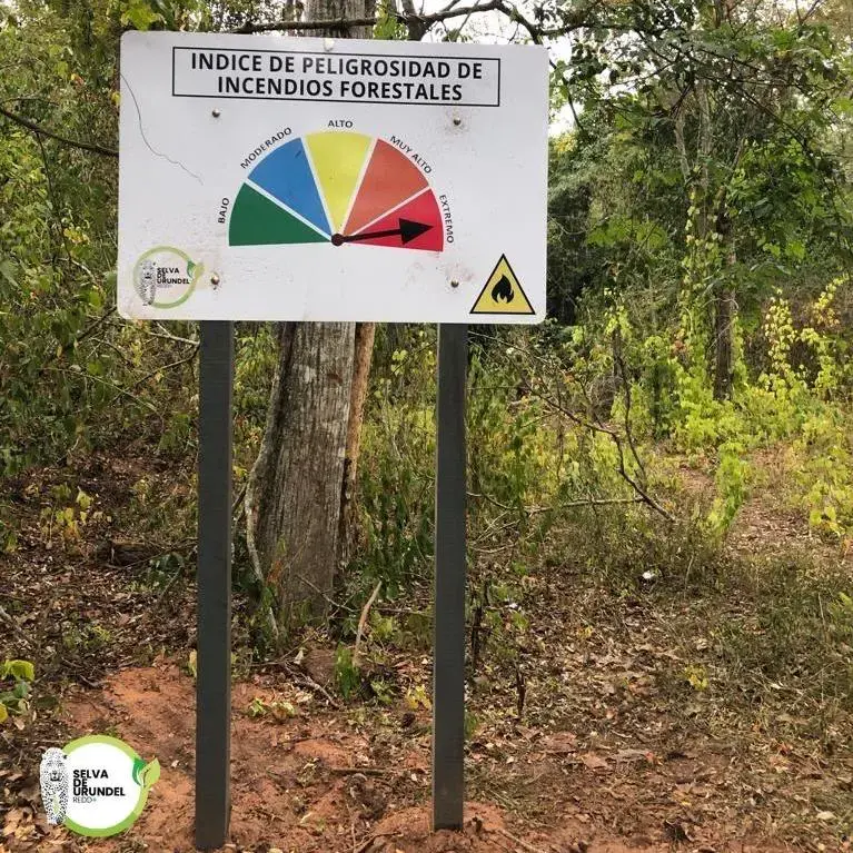 A forest sign, signalling an "Extremo" or a maximum level of fire danger in the forest of Carbon Credit Consulting