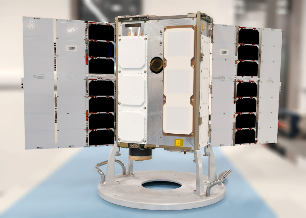satellite-spire-ororatech-payload-clean-room-back-6U